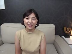 FC2-PPV-3104266 Hot Housewife Tempts with Sultry Face Sitting Delights