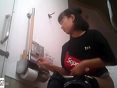 9girlwumaosw2019 Smokin' Hot Asian Doll Shows Off Her Curves & Seductive Charm in a Bikini Battle