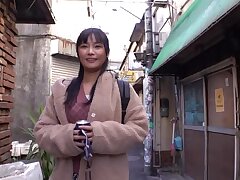 LZDQ-022 Sensual Massage Expert Teases Him to an Explosive Climax