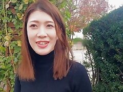 292MY-697 Luscious Babe Provides Oral Pleasure Before Welcoming Intimate Sex Acts