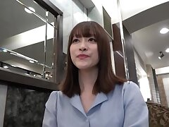 702NOSKN-059 Japanese Beauty Gives Sensual Deep Ride To Thick Man